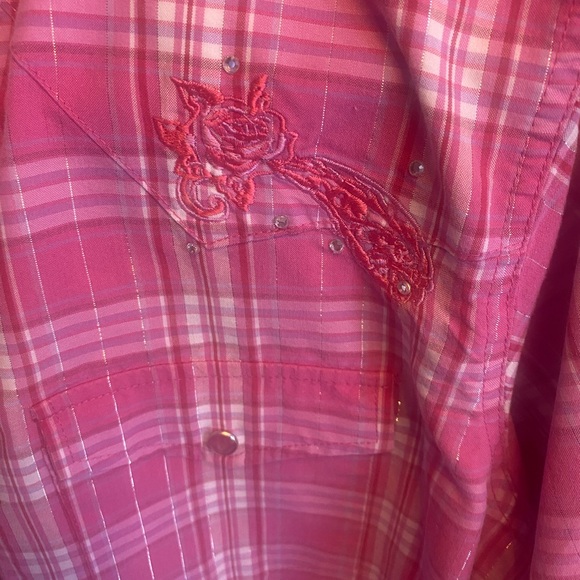 COWGIRL PINK & WHITE EMBROIDERED SHINY THROUGHOUT BUTTON DOWN LONG SLEEVE SHIRT - Picture 3 of 5